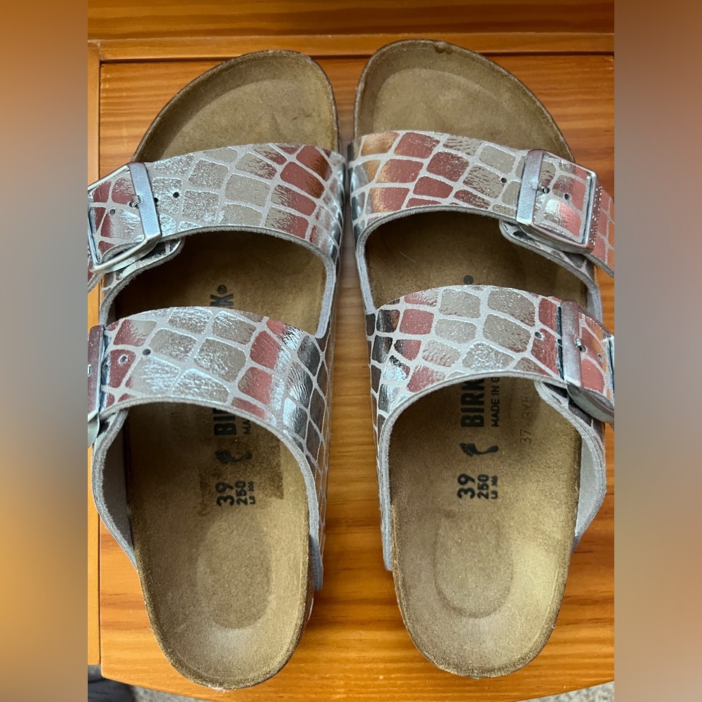 Birkenstock Arizona Gator Silver Sandals Size 39 NWOB